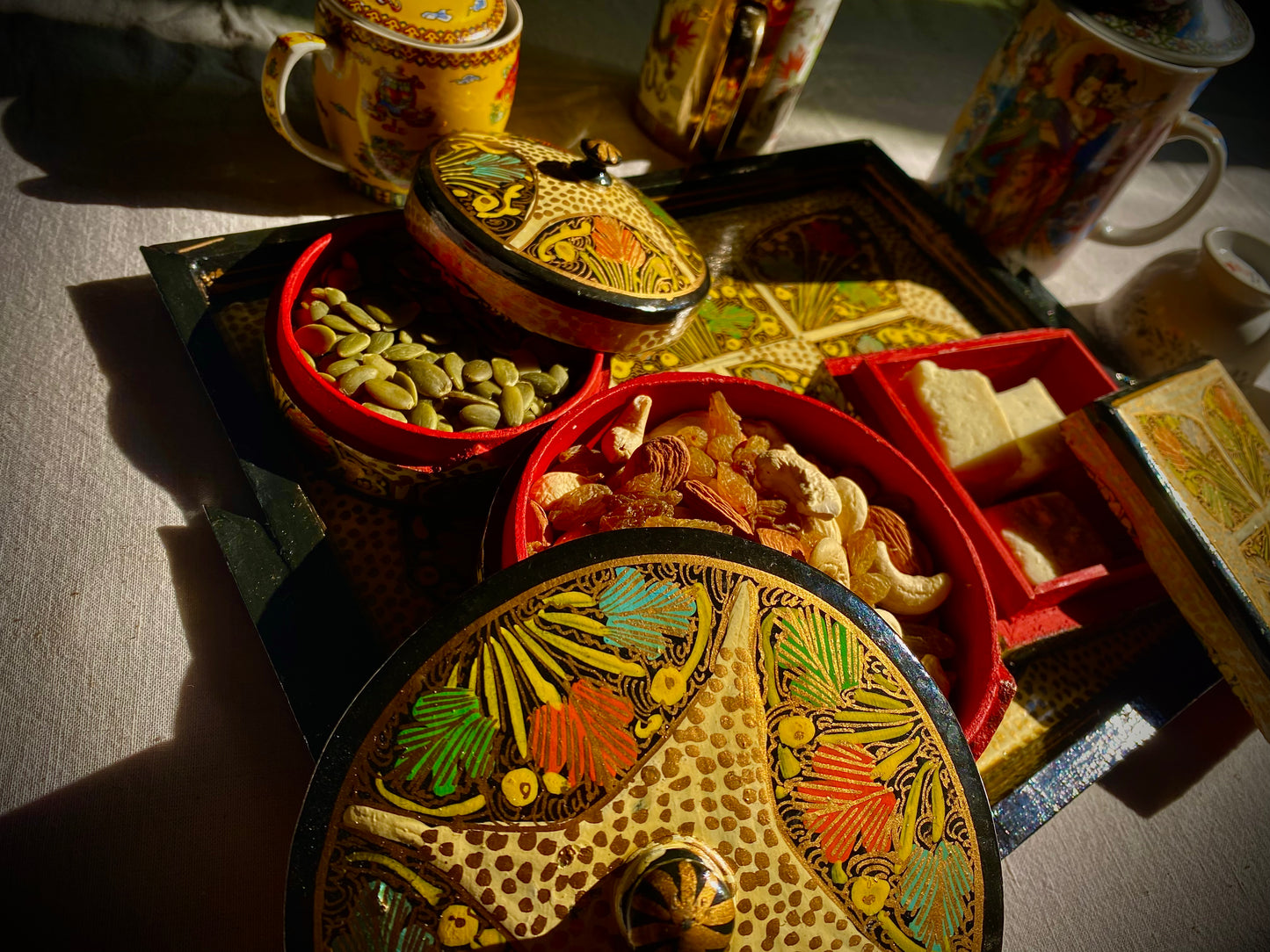 PAPER MACHE TRAY SET