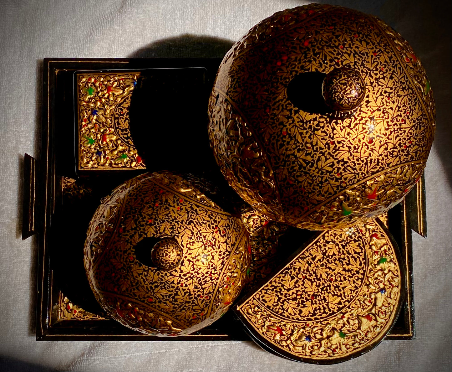 BLACK AND GOLDEN PAPER MACHE TRAY-SET