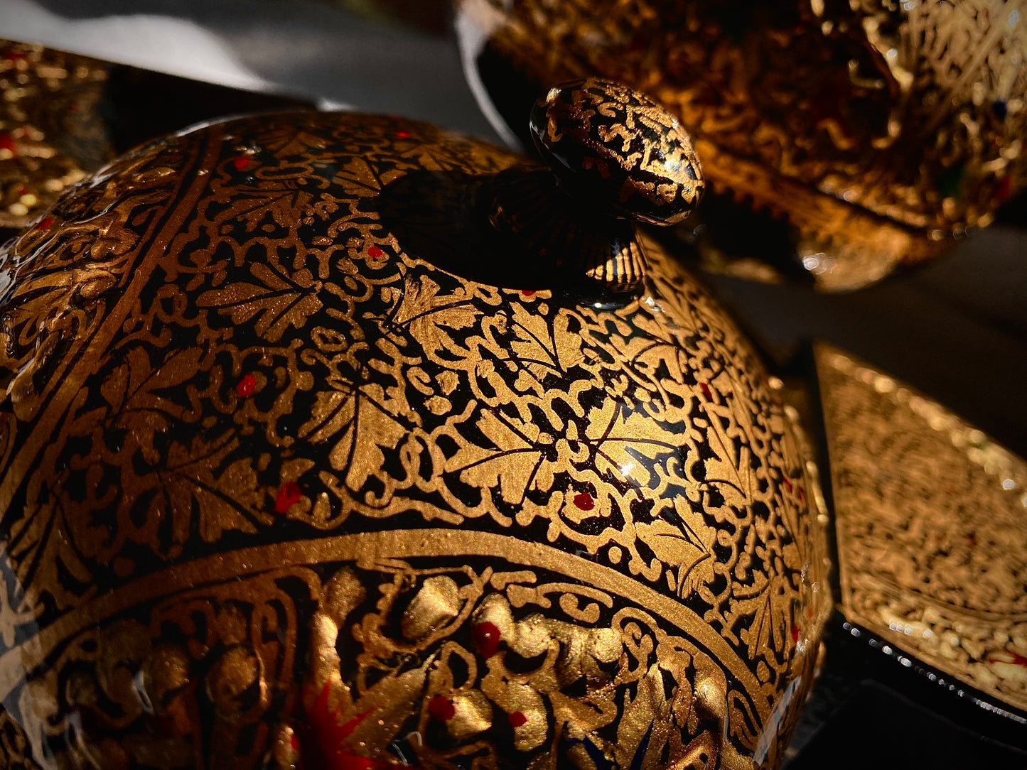 BLACK AND GOLDEN PAPER MACHE TRAY-SET