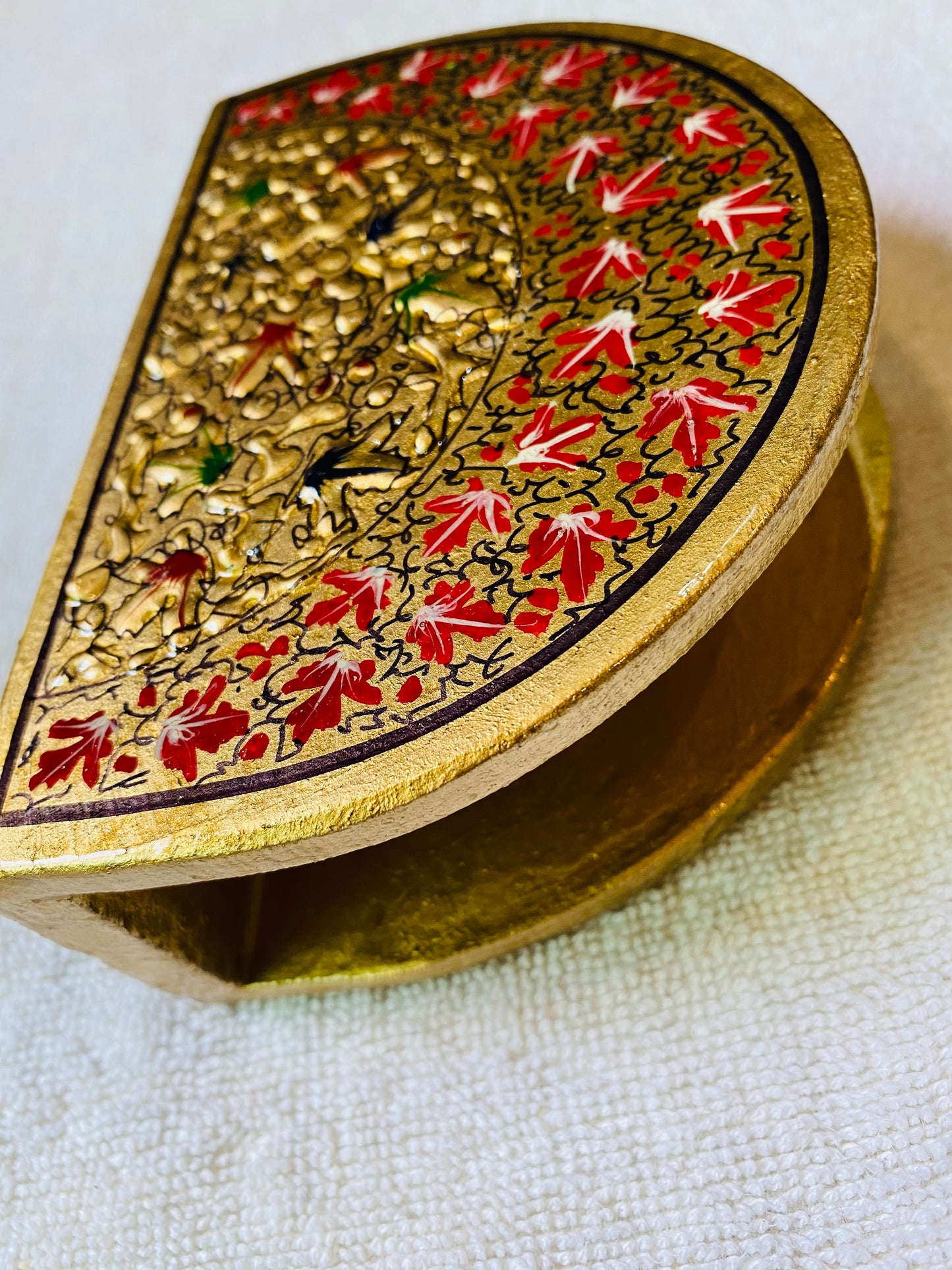 PAPER MACHEE TISSUE HOLDERS (GOLDEN)