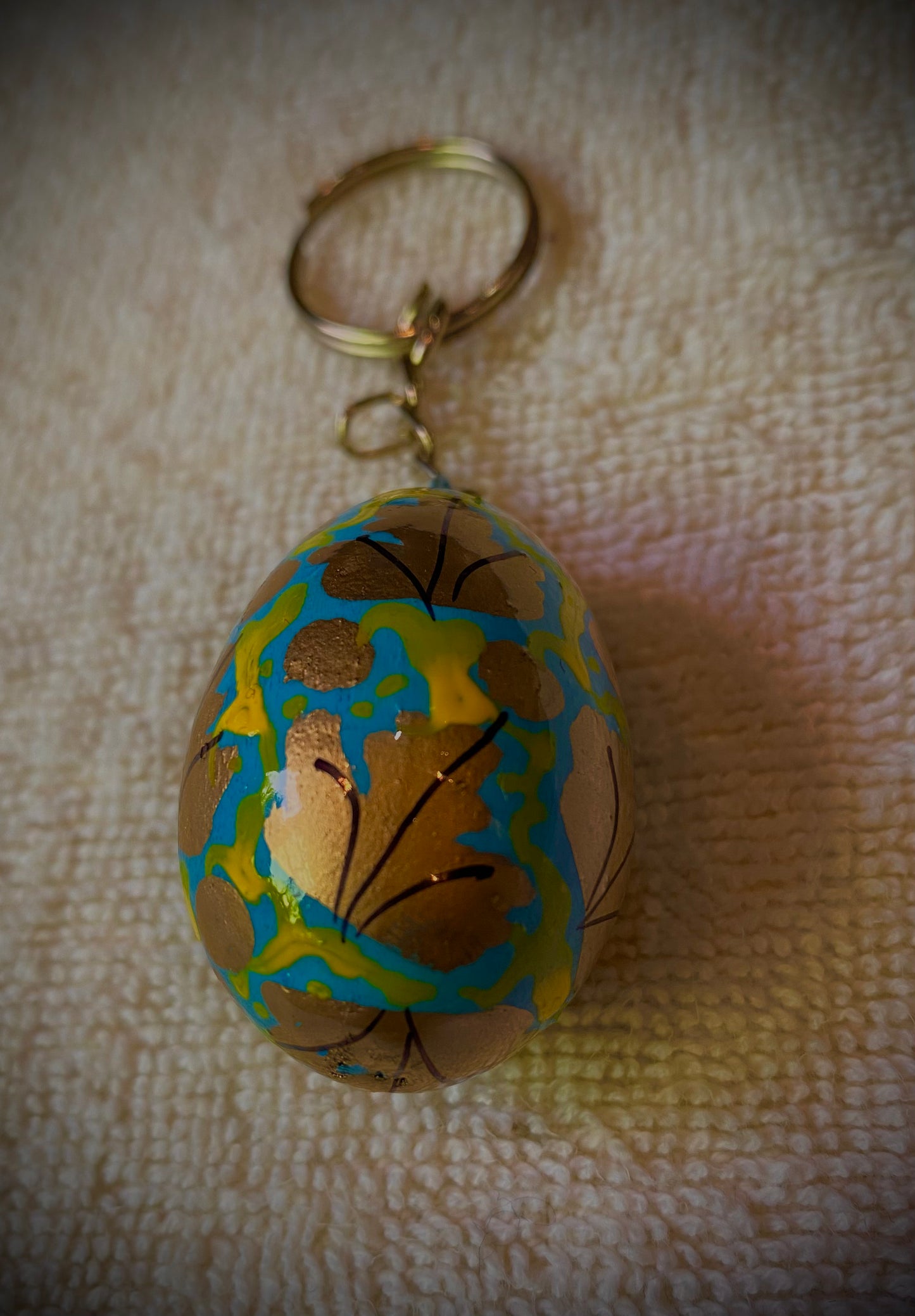 HANDCRAFTED PAPER MACHEE KEYCHAIN (BLUE)