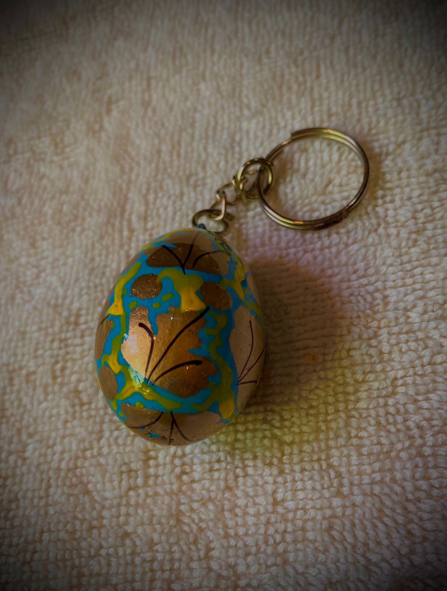 HANDCRAFTED PAPER MACHEE KEYCHAIN (BLUE)