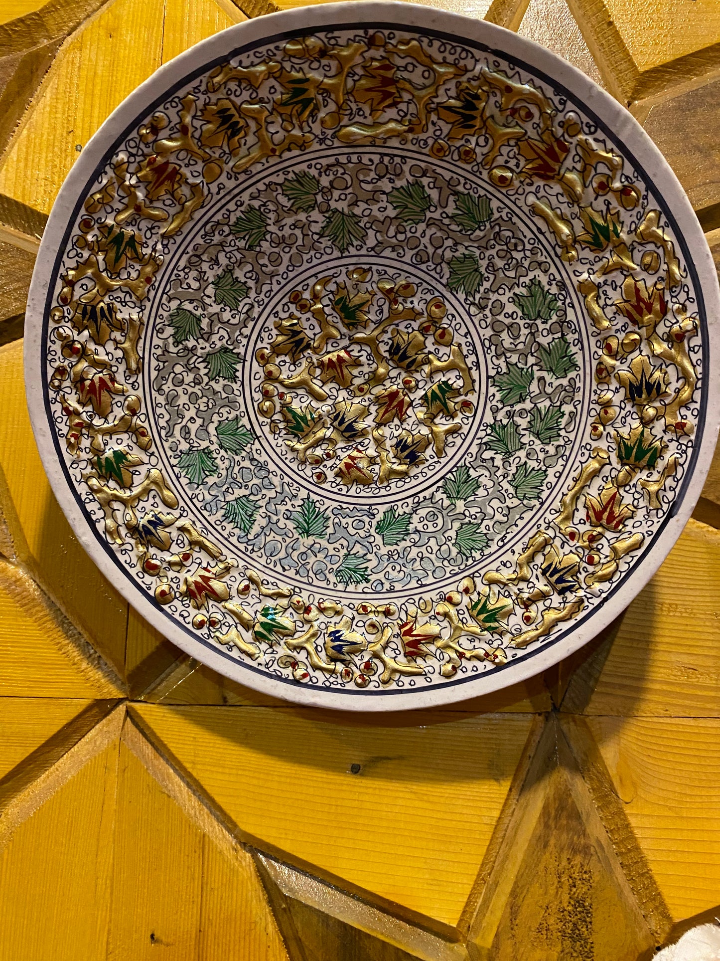 Golriz (گلریز) WALL HANGING PLATE (WHITE)