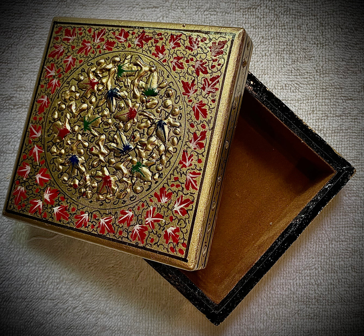 ZAREEN – THE GOLDEN GRACE MULTIPURPOSE BOX