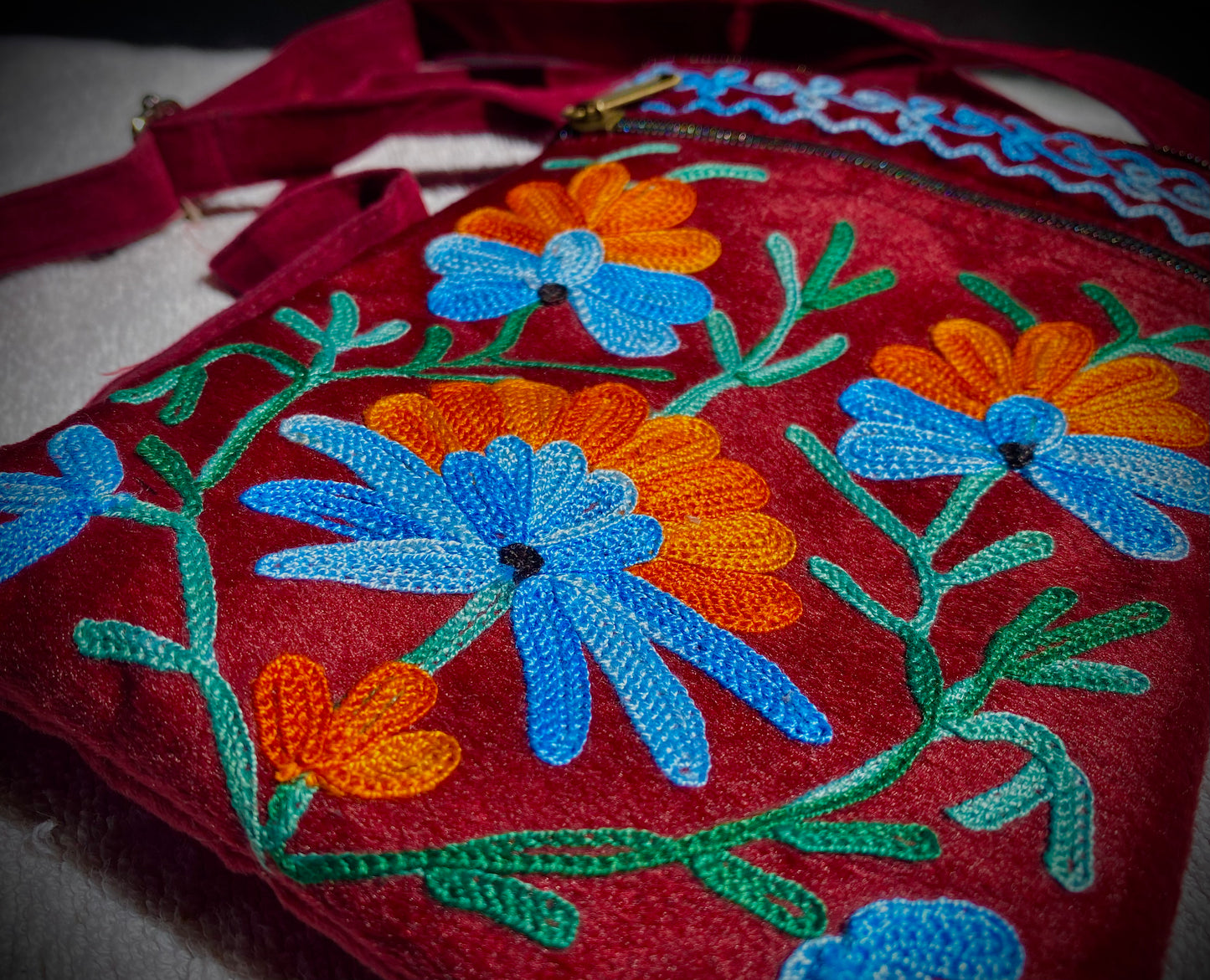 Gulrangi Noor (گلرنگی نور) SHOULDER SLING (MAROON)