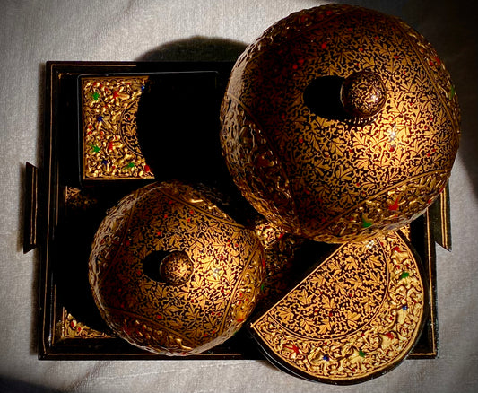 BLACK AND GOLDEN PAPER MACHE TRAY-SET
