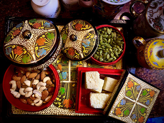 PAPER MACHE TRAY SET